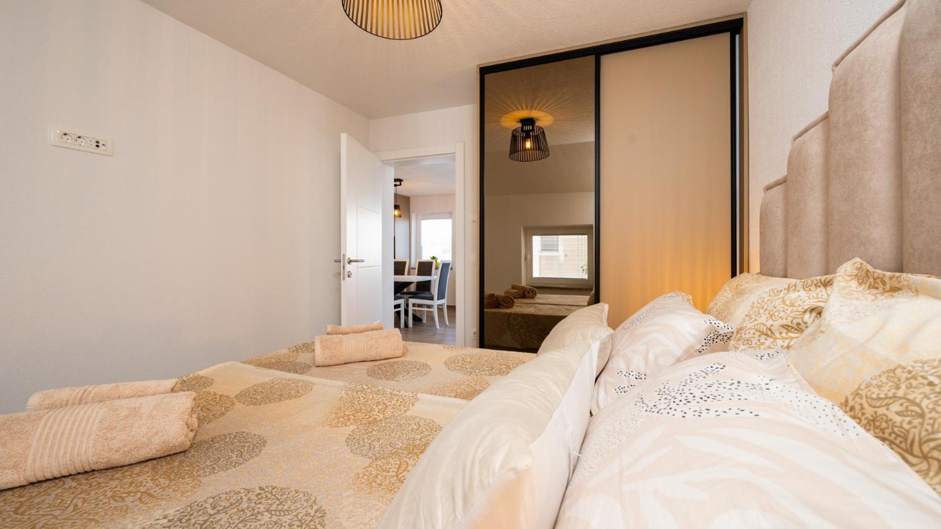 Apartments Summer Трогир Экстерьер фото